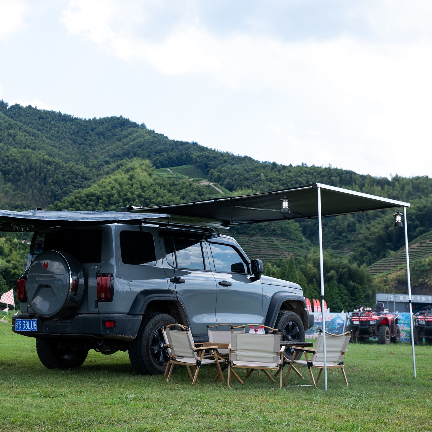 2/2.5/3m 4WD Overland Aluminum Case Car Side Retractable Awning