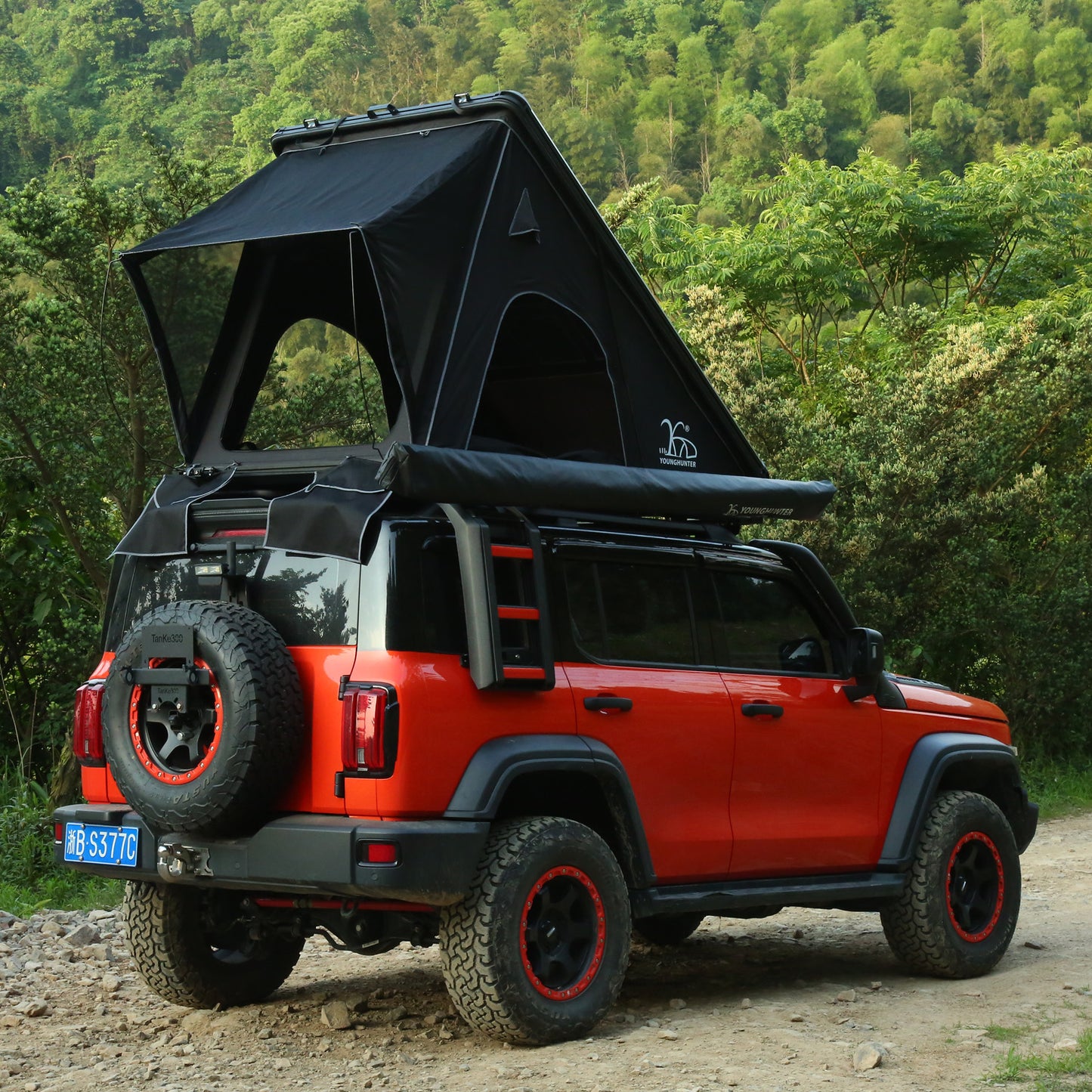 4x4 Camping car truck pop up triangle hardshell rooftop tent