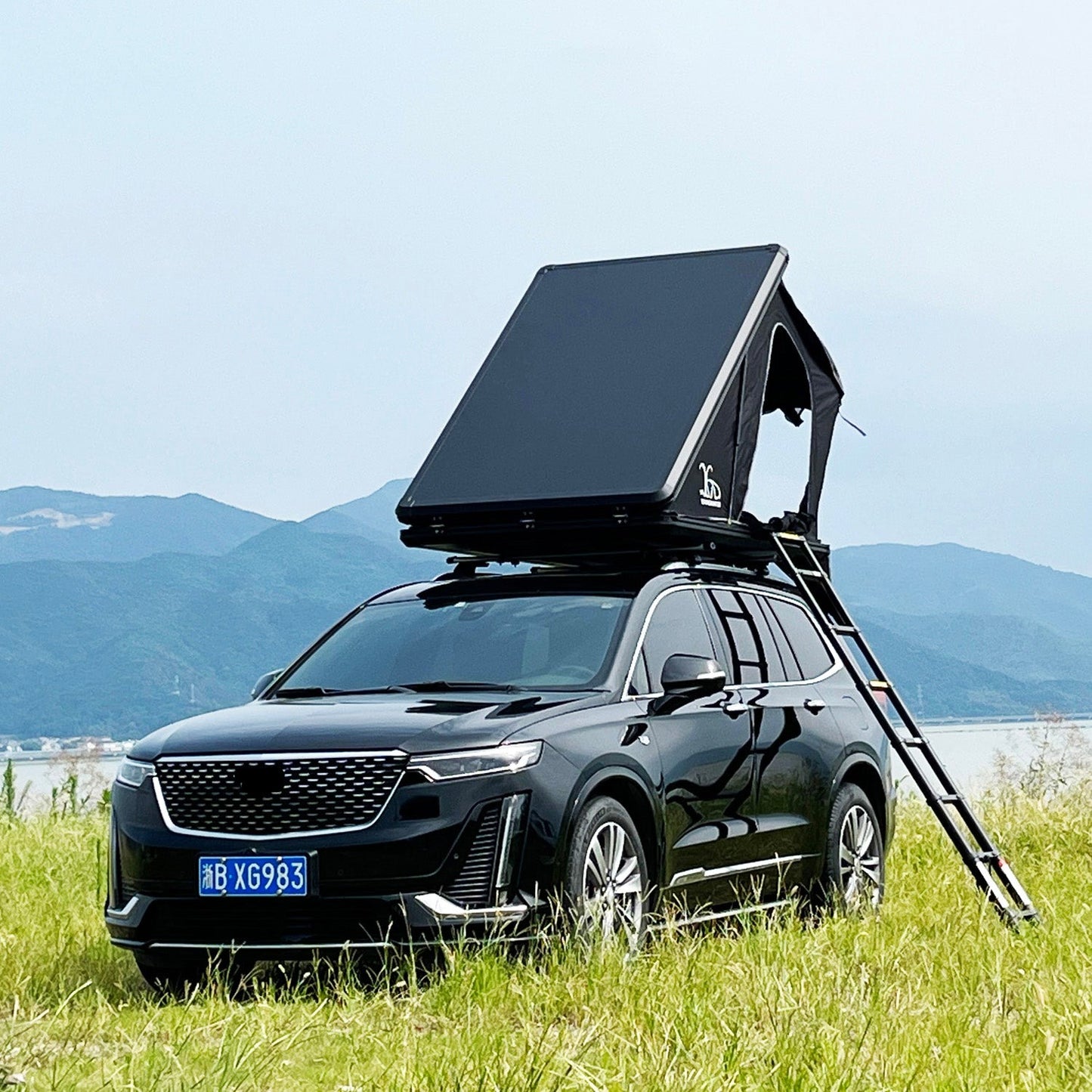 Camping SUV Rooftop Aluminum Hard Shell Car Roof Tent